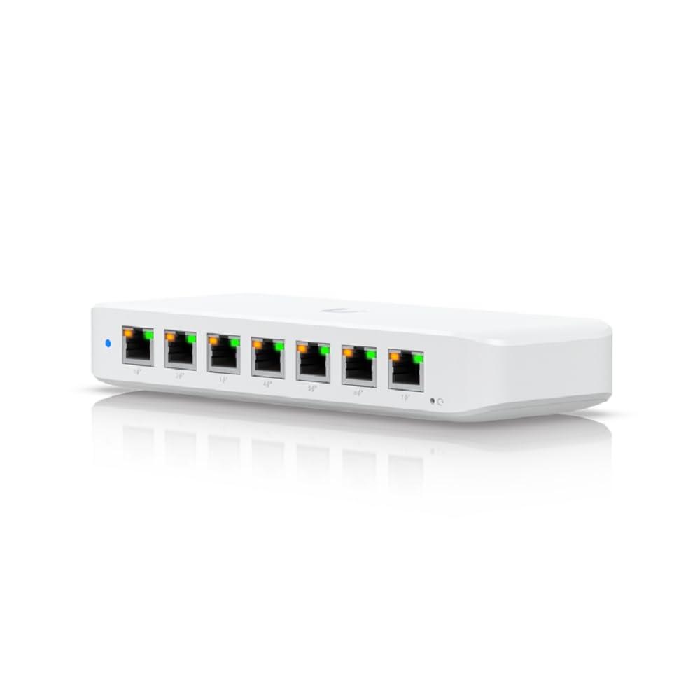 ubiquiti-ultra-210w-8-port-managed-switch-8x-gigabit-ethernet-7x-poe-1x-poe-zur-stromversorgung-210w-ac-adapter