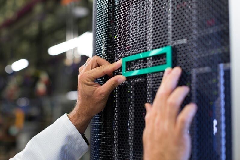 hewlett-packard-enterprise-hpe-megaraid-408i-o-speicher-controller-8-sender-kanal-sata-6gb-s-sas-12gb-s-pcie-4-0-nvme-raid-0-1-5-6-10-50-60-pcie-4-0-x8-p58335-b21